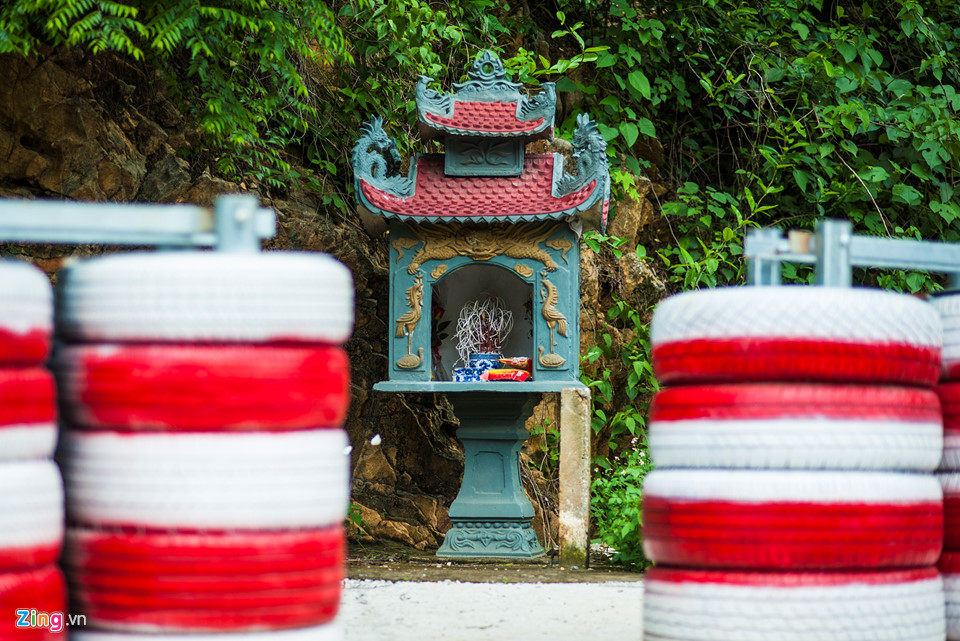 Nghĩa địa xe gặp nạn ở dốc Cun